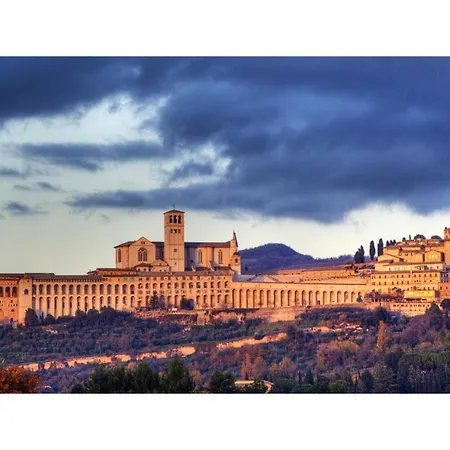 Le Rondini Apt With Shared Pool Family Friendly Cannara