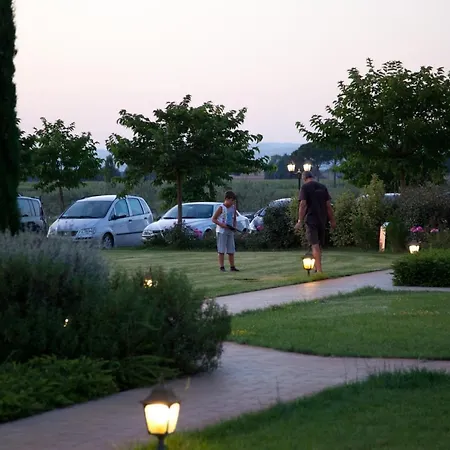 Apartamento Le Rondini Apt With Shared Pool Family Friendly Cannara