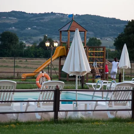 Le Rondini Apt With Shared Pool Family Friendly Appartement Cannara