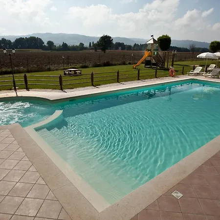 Le Rondini Apt With Shared Pool Family Friendly