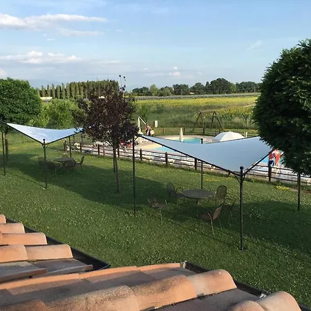 Apartamento Le Rondini Apt With Shared Pool Family Friendly Cannara